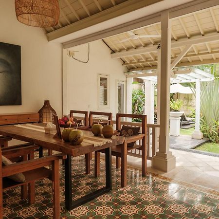 Uma Lima Villa Batu Belig - Close To The Beach Canggu Kültér fotó