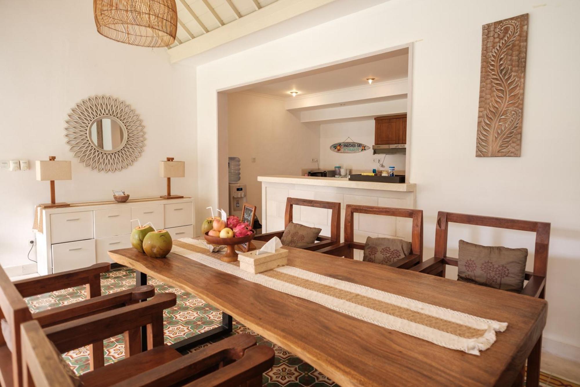 Uma Lima Villa Batu Belig - Close To The Beach Canggu Kültér fotó