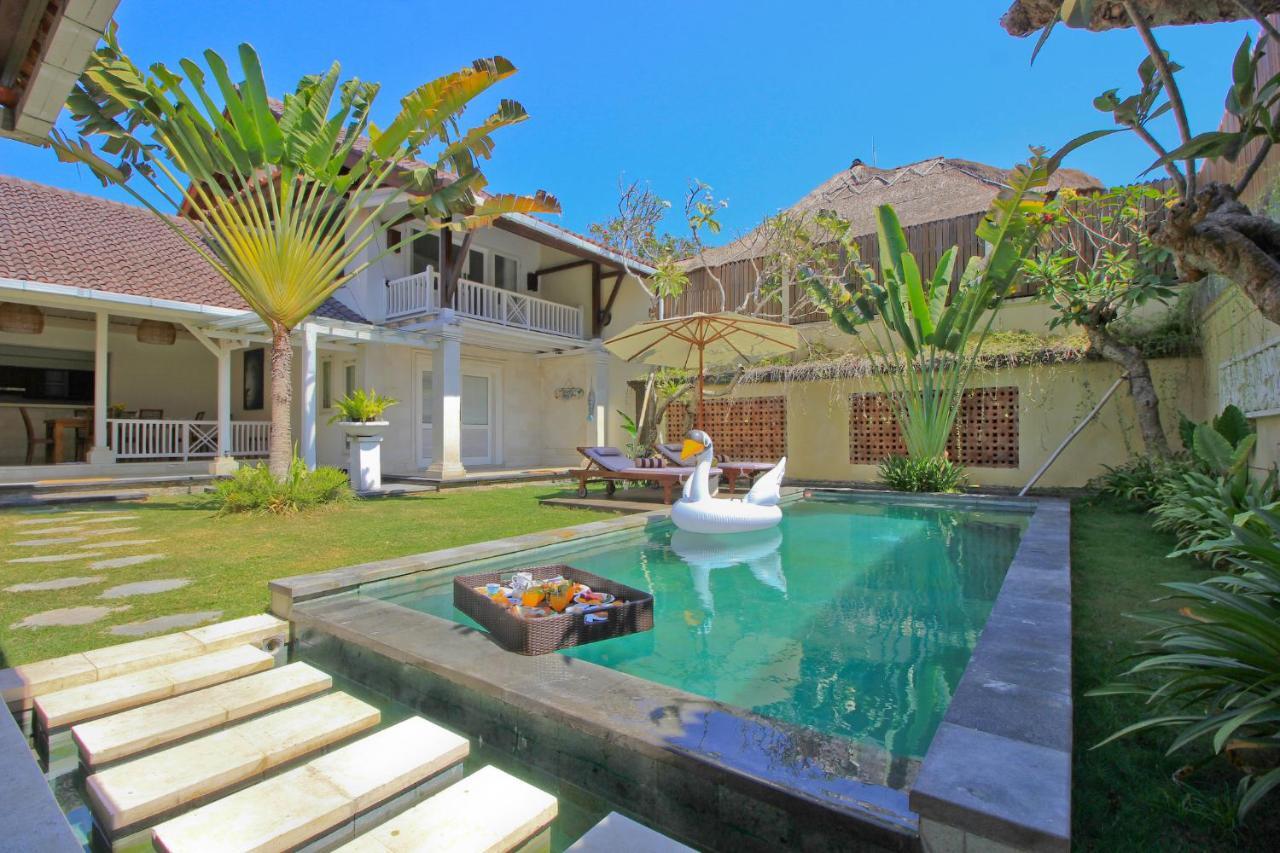 Uma Lima Villa Batu Belig - Close To The Beach Canggu Kültér fotó
