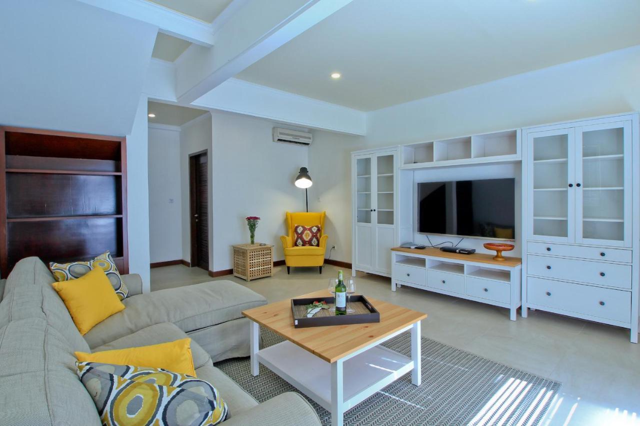 Uma Lima Villa Batu Belig - Close To The Beach Canggu Kültér fotó